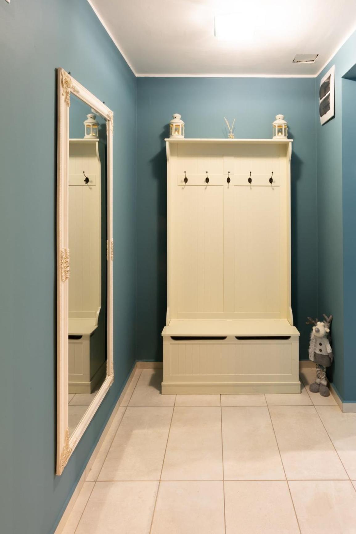 Hellowine Apartman Eger Exteriör bild