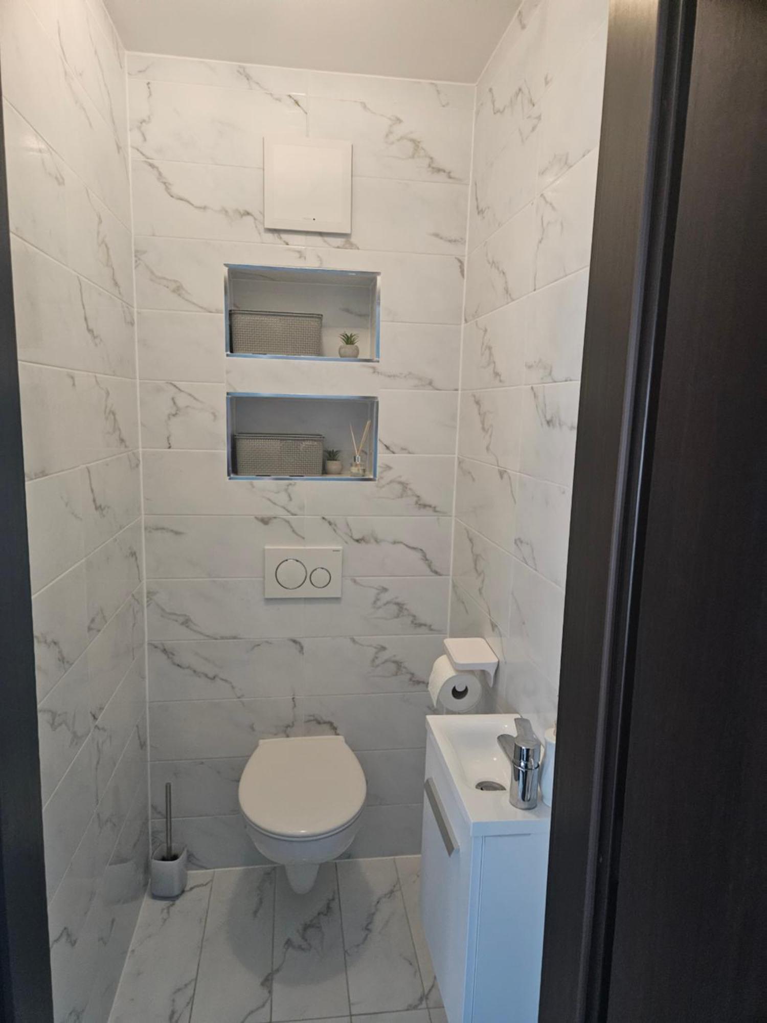 Hellowine Apartman Eger Exteriör bild